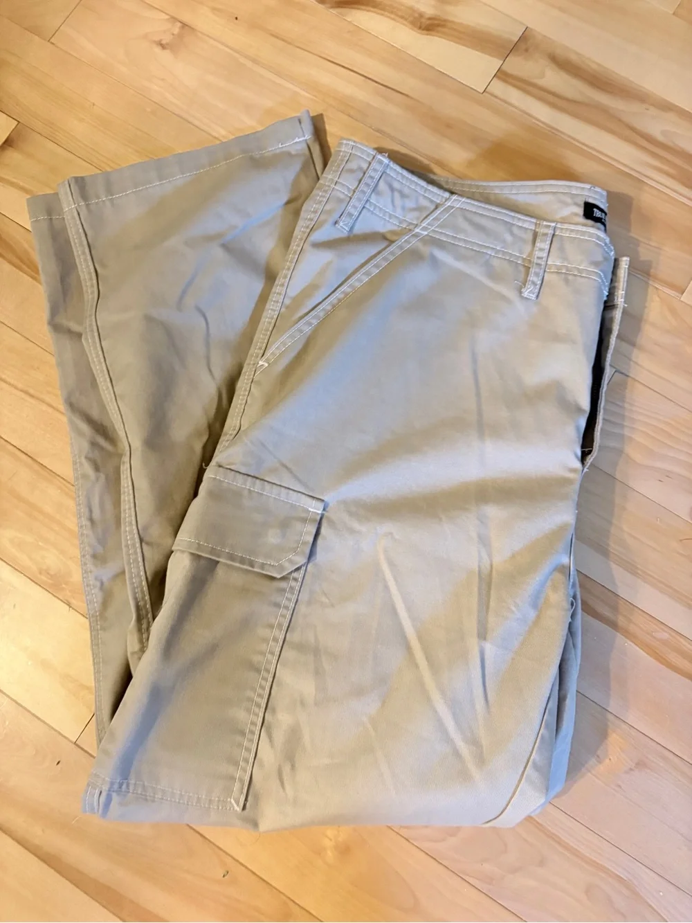 NWOT True Religion Men's Tan Cargo Pants - Classic Utility NEVER WORN